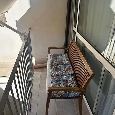 Deni'S Apartments Per 2 Con Veranda Balcone シラクーサ エクステリア 写真